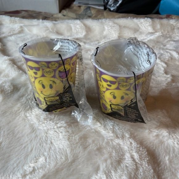 2/$40 McDonald's Emoji 3-D Hologram Cups NIP - Picture 2 of 6